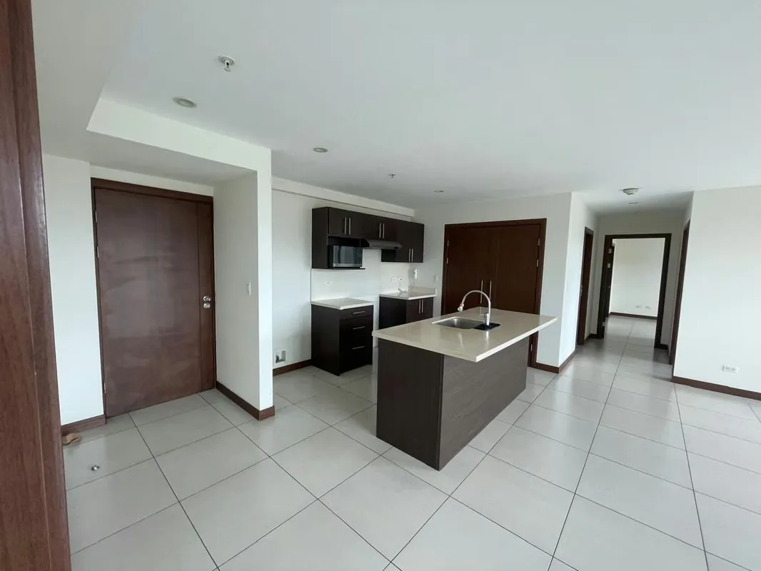Alquiler de apartamento en Sabana Norte.