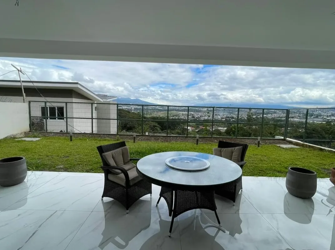 Exclusive Home For sale in Escazú with Panoramic Valley Views