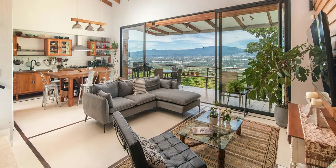 Esmerald Hills : Santa Ana, San Jose. Lot size: 10000 m². Features: Bar Area, Cross-ventilation, High-ceilings, Multi-level distribution, Natural light, Open Design, Wood detailing, ...