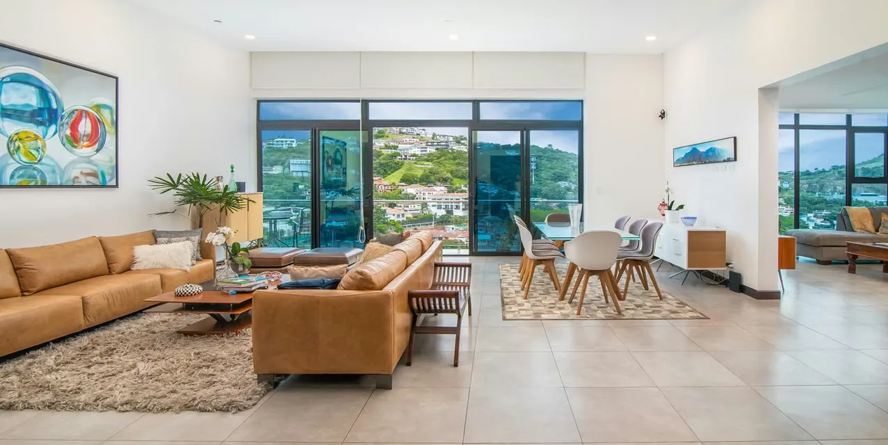 Felicity Penthouse @ Guachipelín