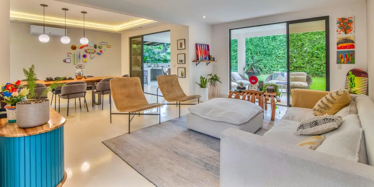 Casa Nido del Sol. Location: Valle del Sol, Santa Ana, San Jose. 4 bedrooms | 3 bathrooms + 1 half bath | 390 m² built area | 868 m² lot. Features: Contemporary Design, ...