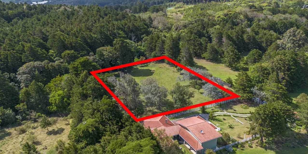 Maravilloso Lote de Montaña en Heredia