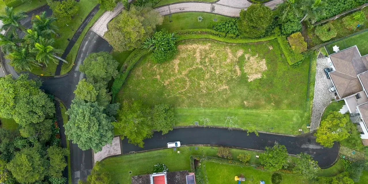 Lote plano en Monterán