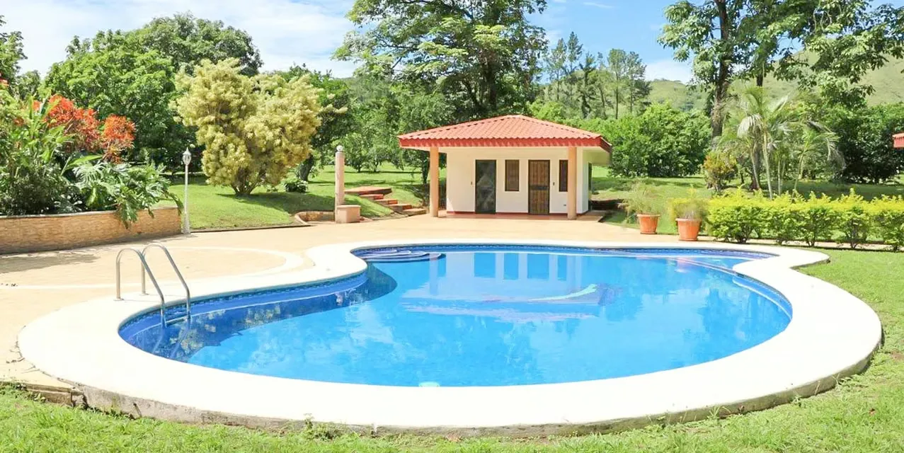 Tropical Fruit Farm in San Pablo de Turrubares. Location: Turrubares, San Jose. Lot size: 259500 m². MLS LXEF13975 The Agency Costa Rica. — photo 3