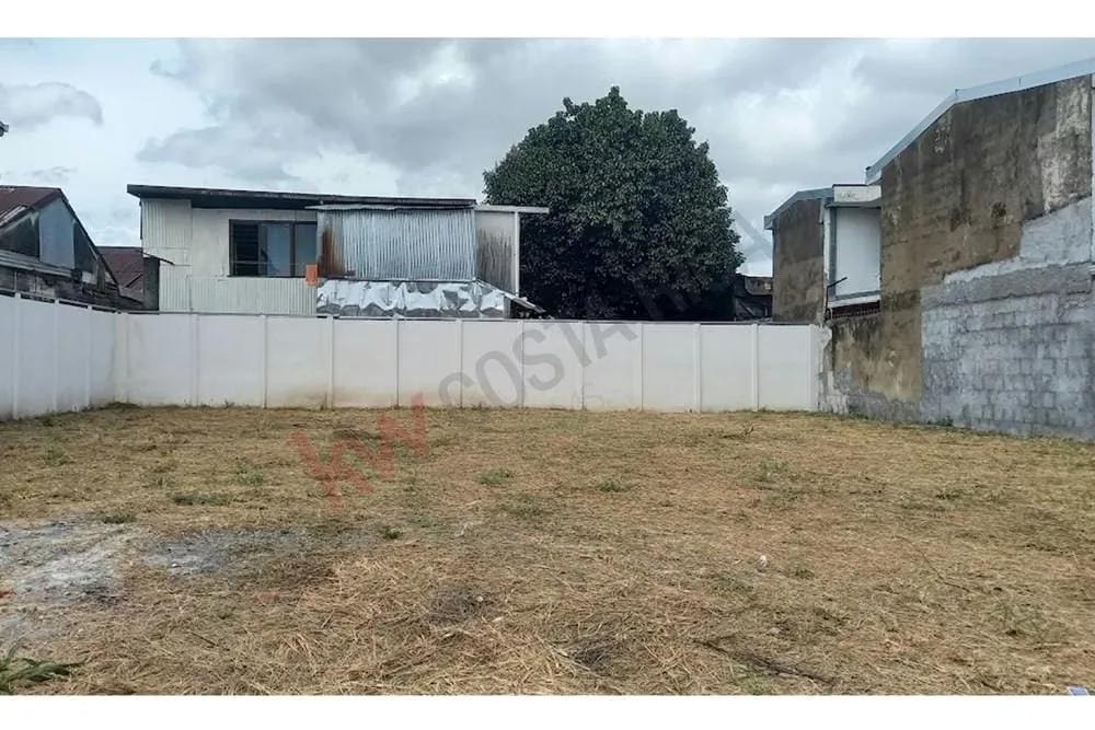 Beautiful lot for sale in Barrio Luján, with an excellent location and great potential, as it's in the heart of San José, very close to shops, government offices, hospitals, ... — photo 2