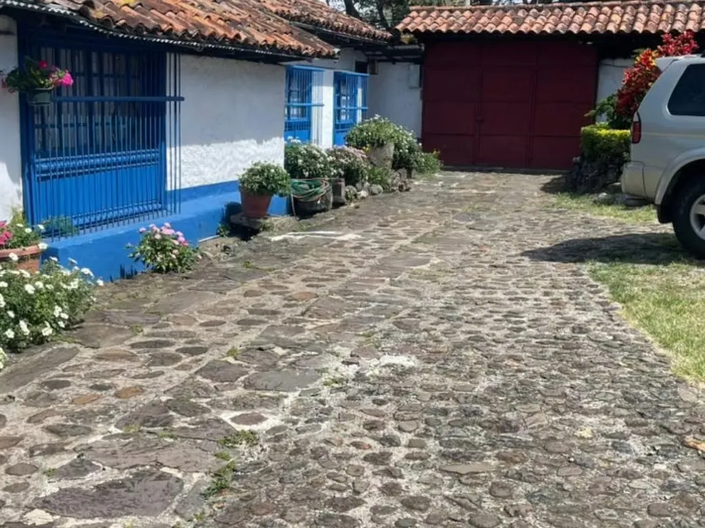 LAND FOR SALE WITH 2 HOUSES IN SANTO DOMINGO DE HEREDIA