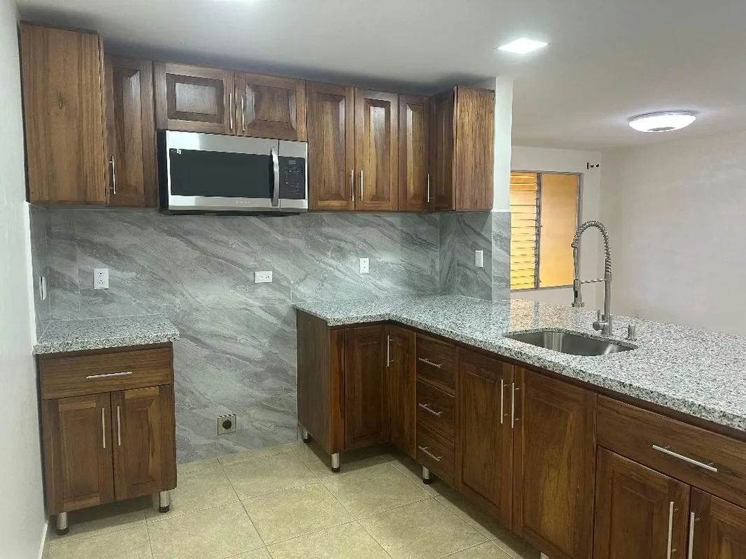 Gravilias Desamparados Apartment for Rent