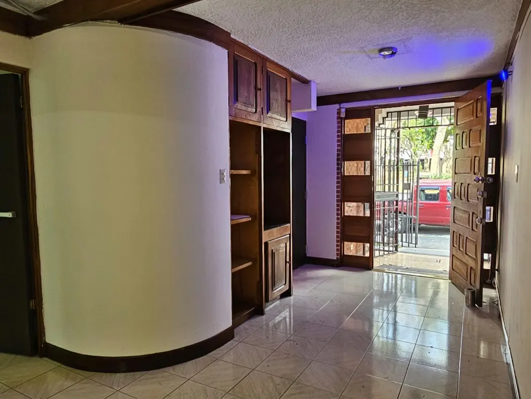 Property strategically located in a magnificent location, facing a beautiful park and close to all amenities ...