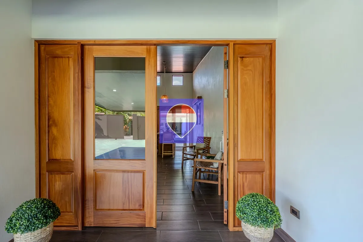 Moderna Casa con cancha de pickleball en venta Palmares