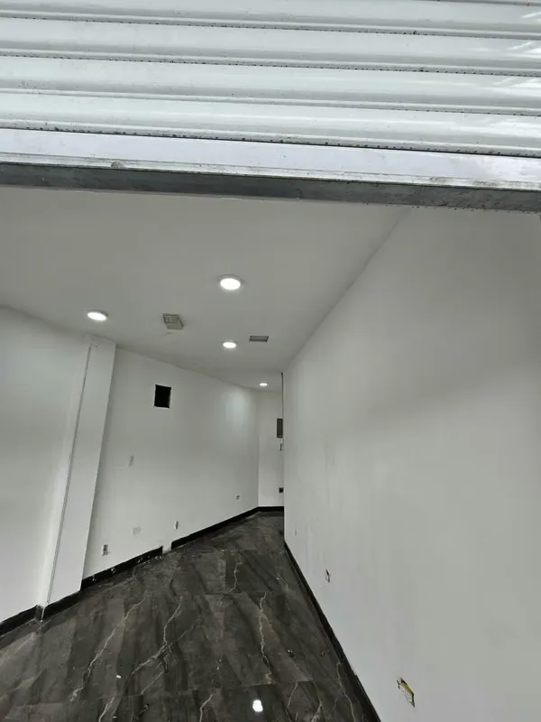 This space is ideal for entrepreneurs and businesses in the service, office, medical practice, food, and ...