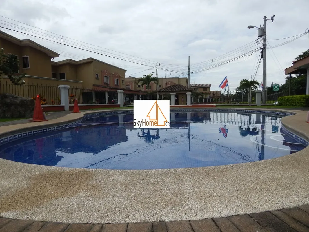 9031 / Casa / Venta / Hacienda Imperial / Tres Ríos / Familiar / Amenidades