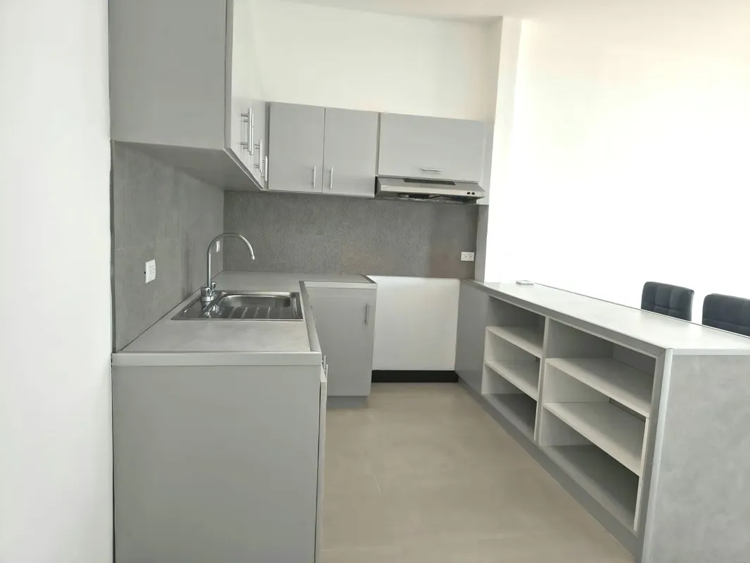 Living room, dining room, kitchen, terrace, 2 bedrooms, 2 bathrooms, 2 parking spaces, garden.