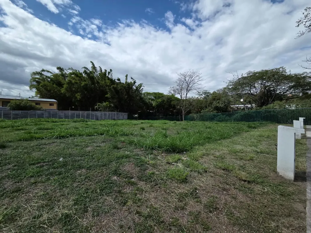 Lot for Sale in Condominium in Santa Ana