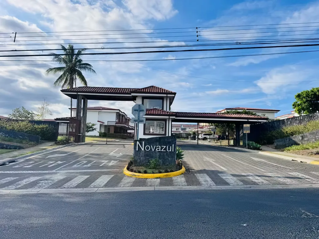 Se vende lote en Condominio Novazul, Desamparados de Alajuela