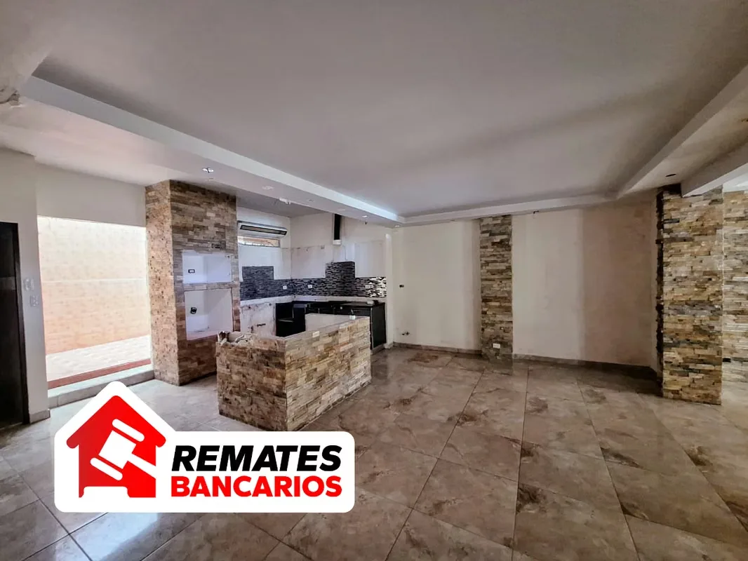 House for sale to remodel, commercial use, La Favorita, Rohrmoser, Auction — photo 3