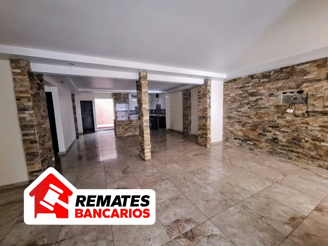 House for sale to remodel, commercial use, La Favorita, Rohrmoser, Auction — photo 4