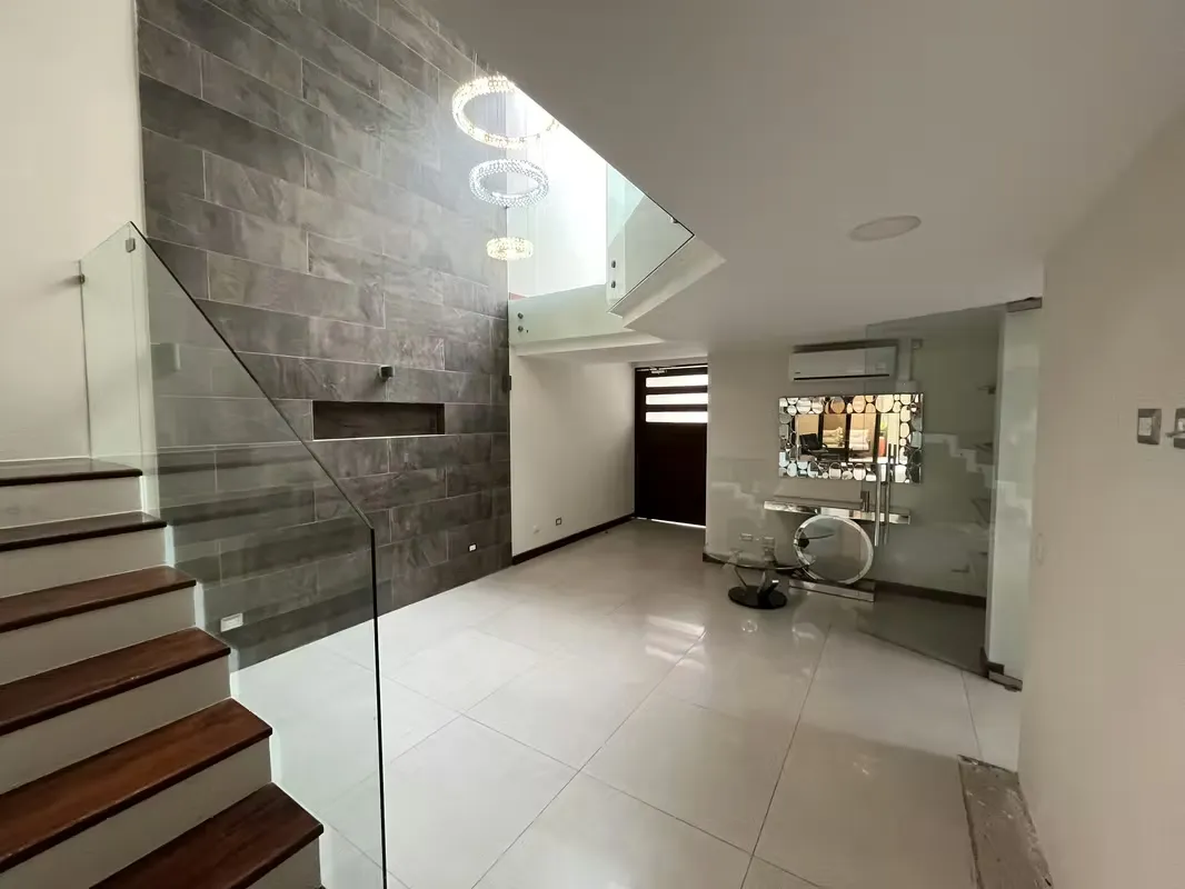 This property is located in well of santa ana with exelent location 10 minutes from the 27 living in a quiet and comfortable environment