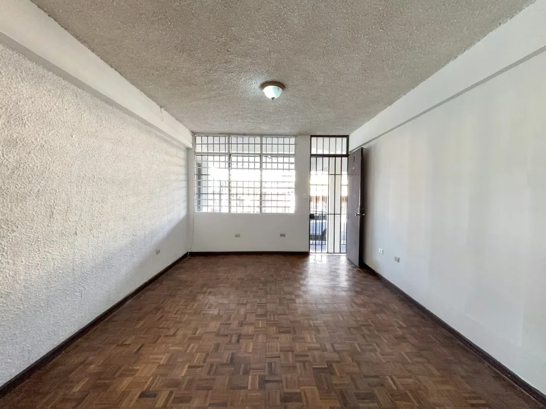 Apartment for Rent With Mountain View in San Pedro near UCR – 3 Rooms — photo 2