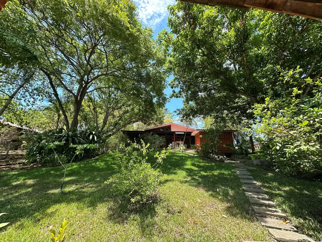 Venta quinta amueblada con piscina cerca de Playa Bajamar. (FAU)