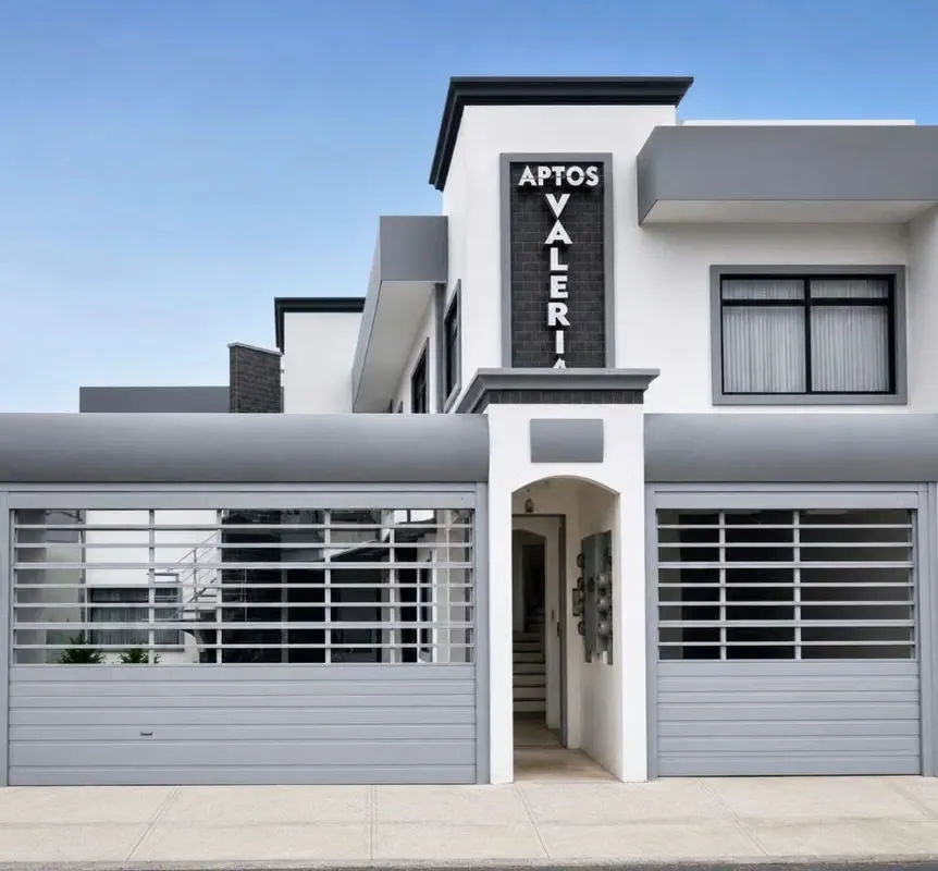 Se alquila hermoso apartamento ubicado en segunda planta, en una zona céntrica, segura y de fácil acceso en el centro de Cartago.