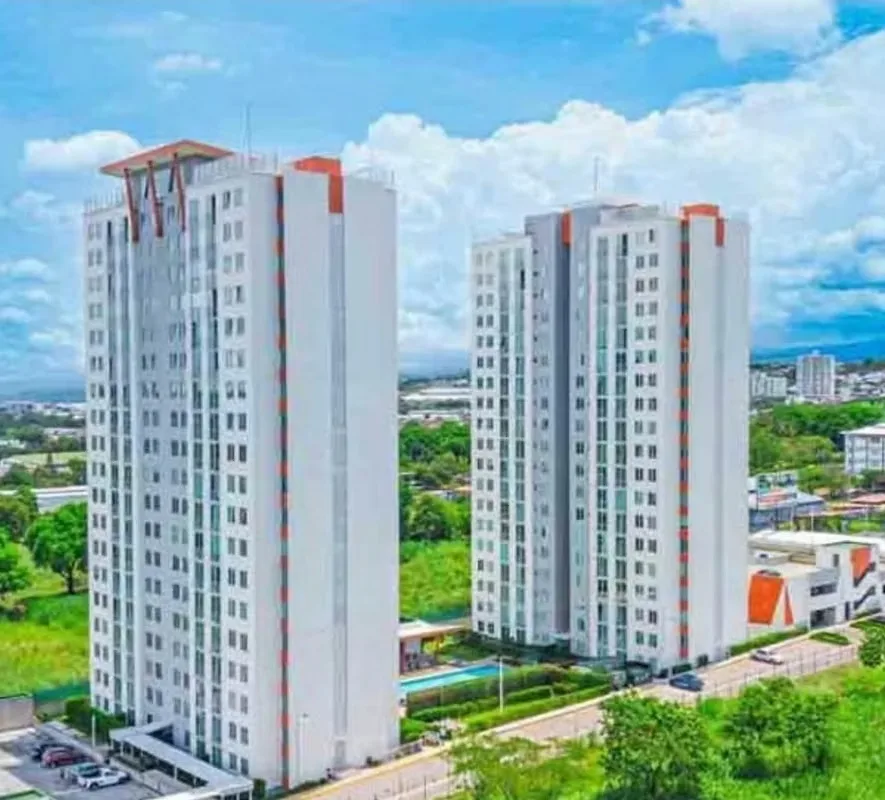 Furnished apartment is rented on the 19th floor, Bamboo Condo, Heredia Lagunilla.