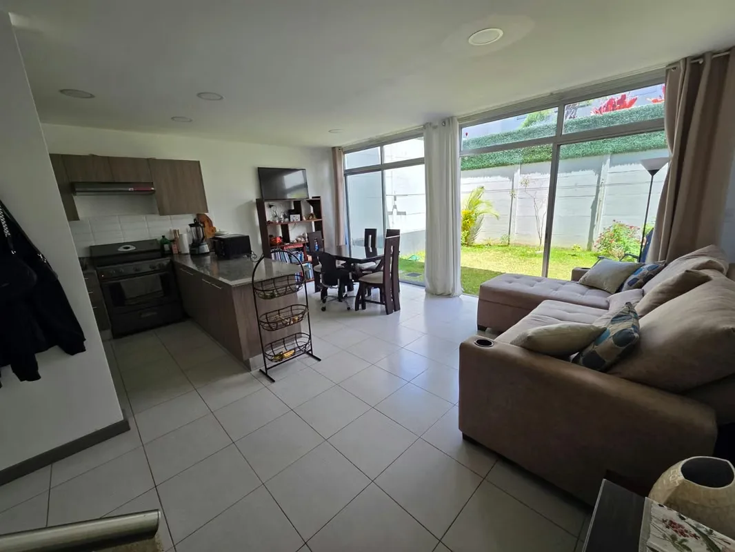 CASA EN PRECIOSO CONDOMINIO EN SANTO DOMINGO DE HEREDIA