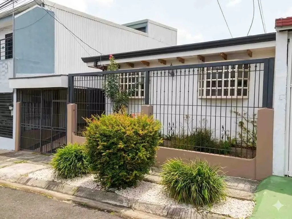 Ideal property for families looking for space comfort at a strategic point.