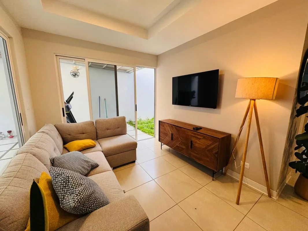 VENTA DE CASA EN CONDOMINIO MONTES DE OCA