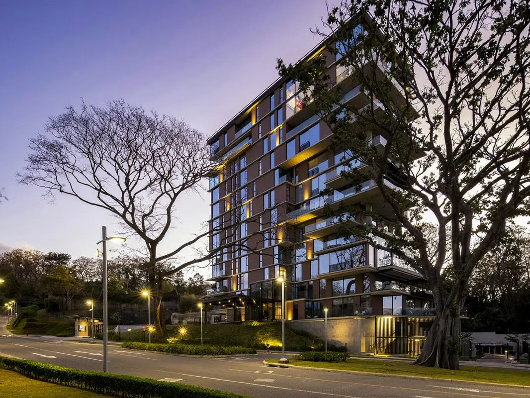 VENTA DE APARTAMENTO EN AVENIDA ESCAZÚ 402 CON TERRAZA