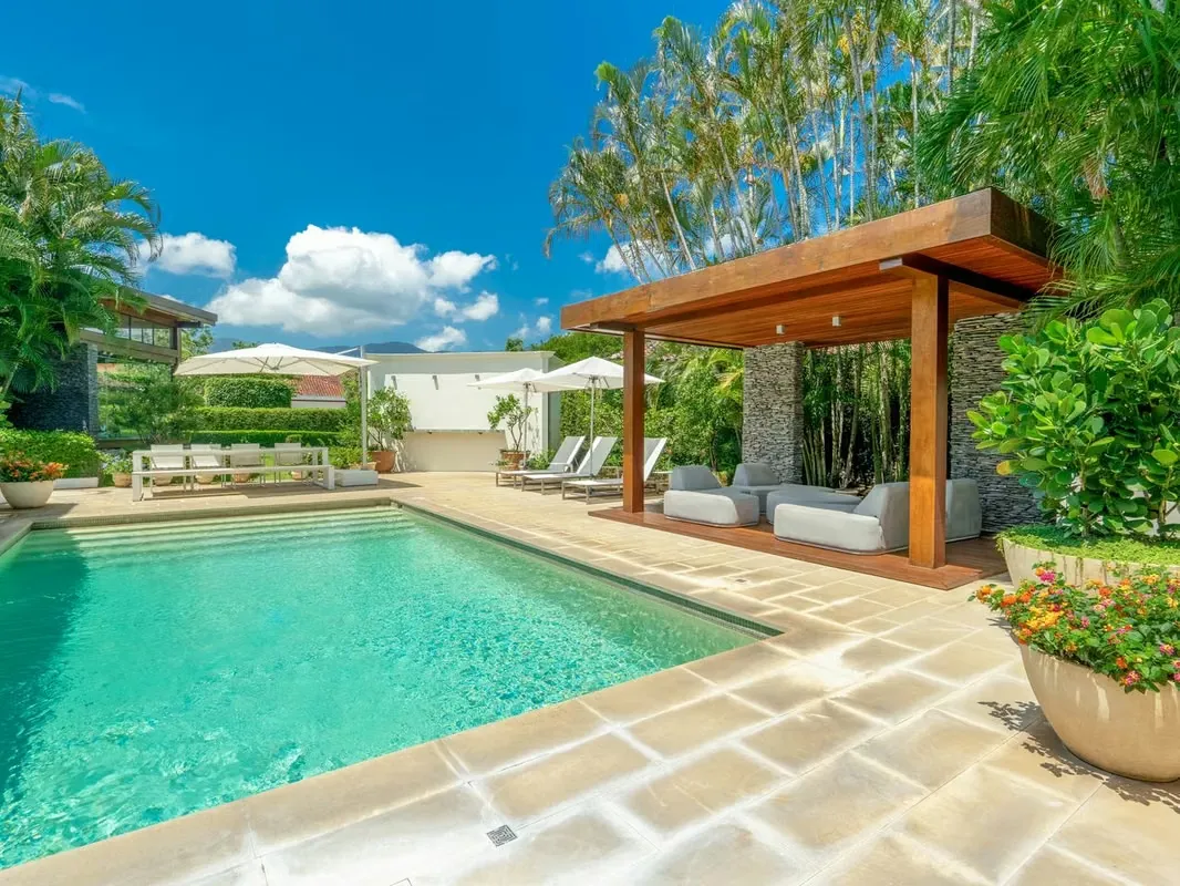 VENTA DE CASA DE LUJO DE UNA SOLA PLANTA EN BOSQUES DE LINDORA