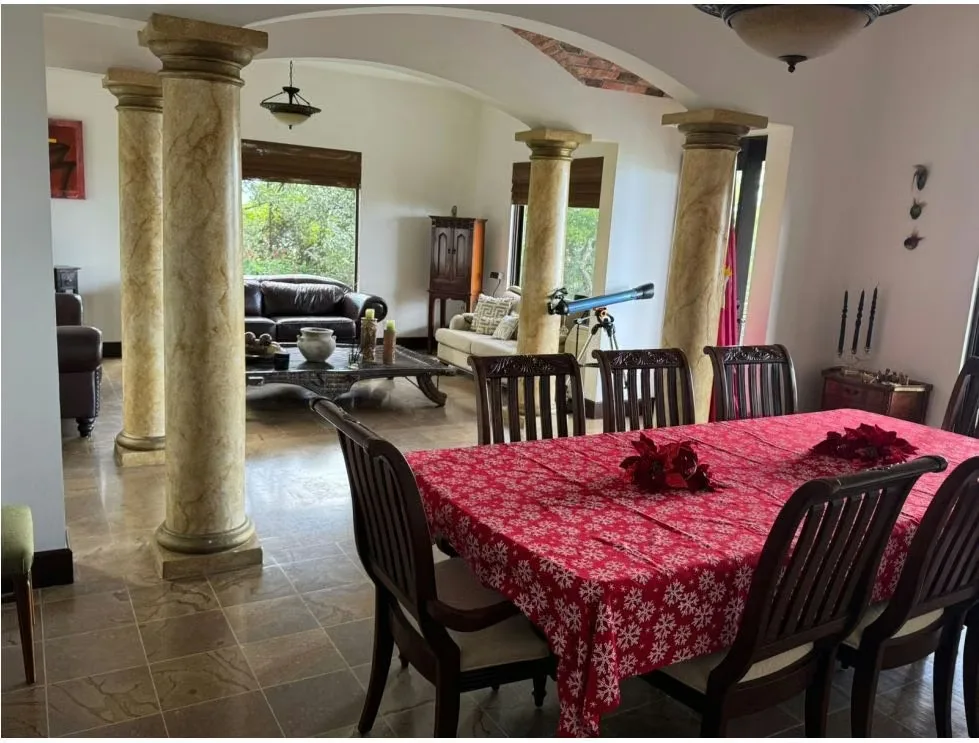 Exclusive Mediterranean-style residence located in one of the most prestigious gated communities in western San José, Eco ... — photo 4