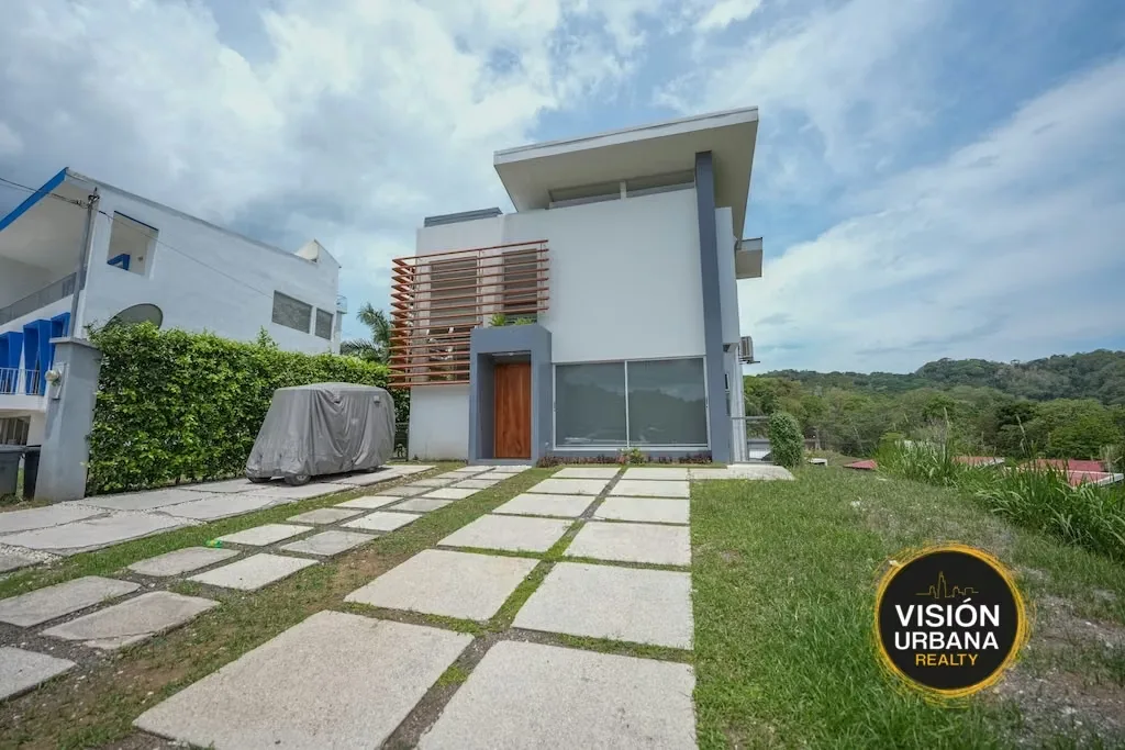 Fully furnished and equipped 2-bedroom house located in the Villa Leona Condominium. This two-story home is distributed as follows: — photo 2