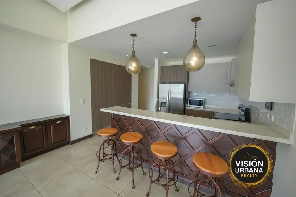 Penthouse for sale in Guachipelín de Escazú, in the exclusive DUKANA Condominium. This penthouse features 174 m² of living space on a single level, plus two independent ...