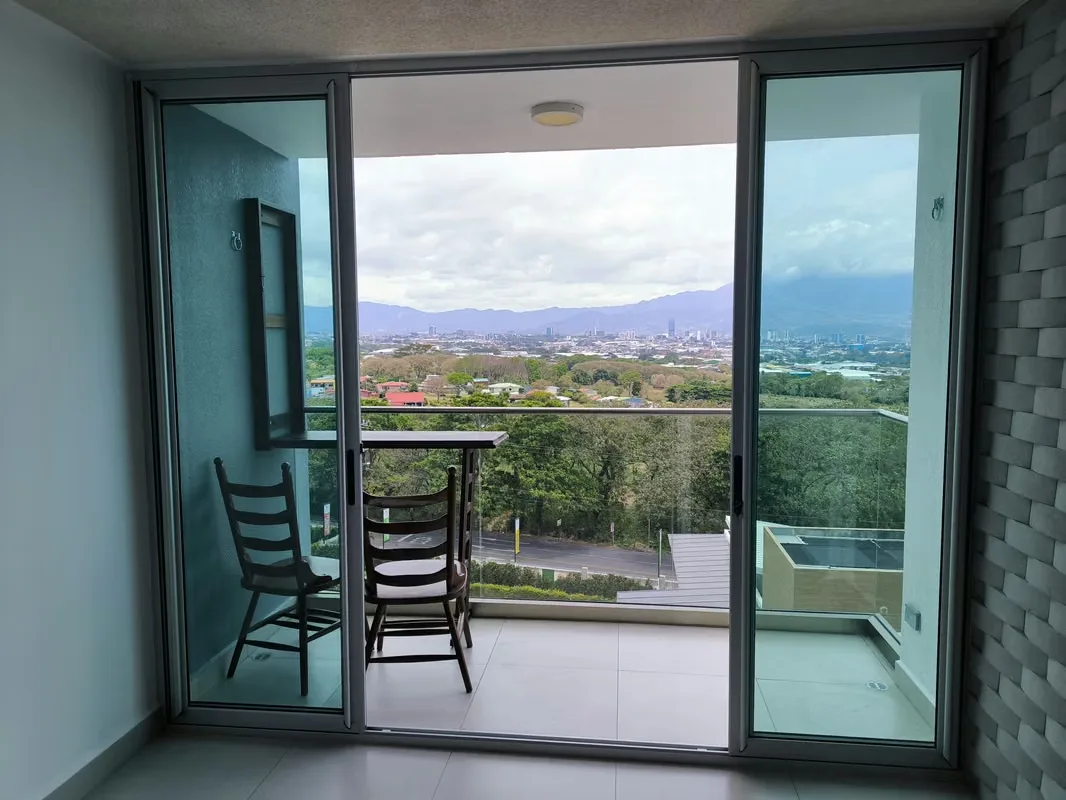 Wake up every day to breathtaking panoramic views of San José and Costa Rica’s Central Valley from your private 8th-floor balcony. This is more than an apartment.