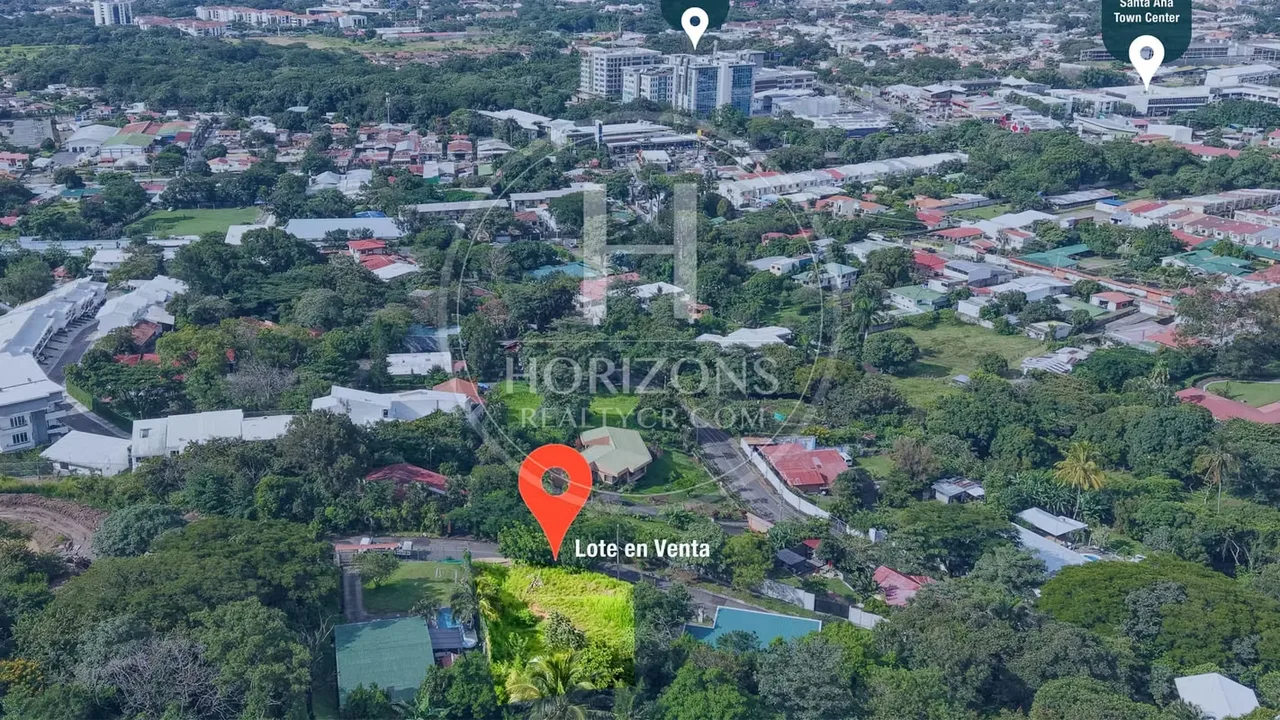 Lot in Río Oro de Santa Ana, located in a public street without exit, a few minutes from the centre of Santa Ana and all essential services. Price for sale: $225,000 USD A land area: ...
