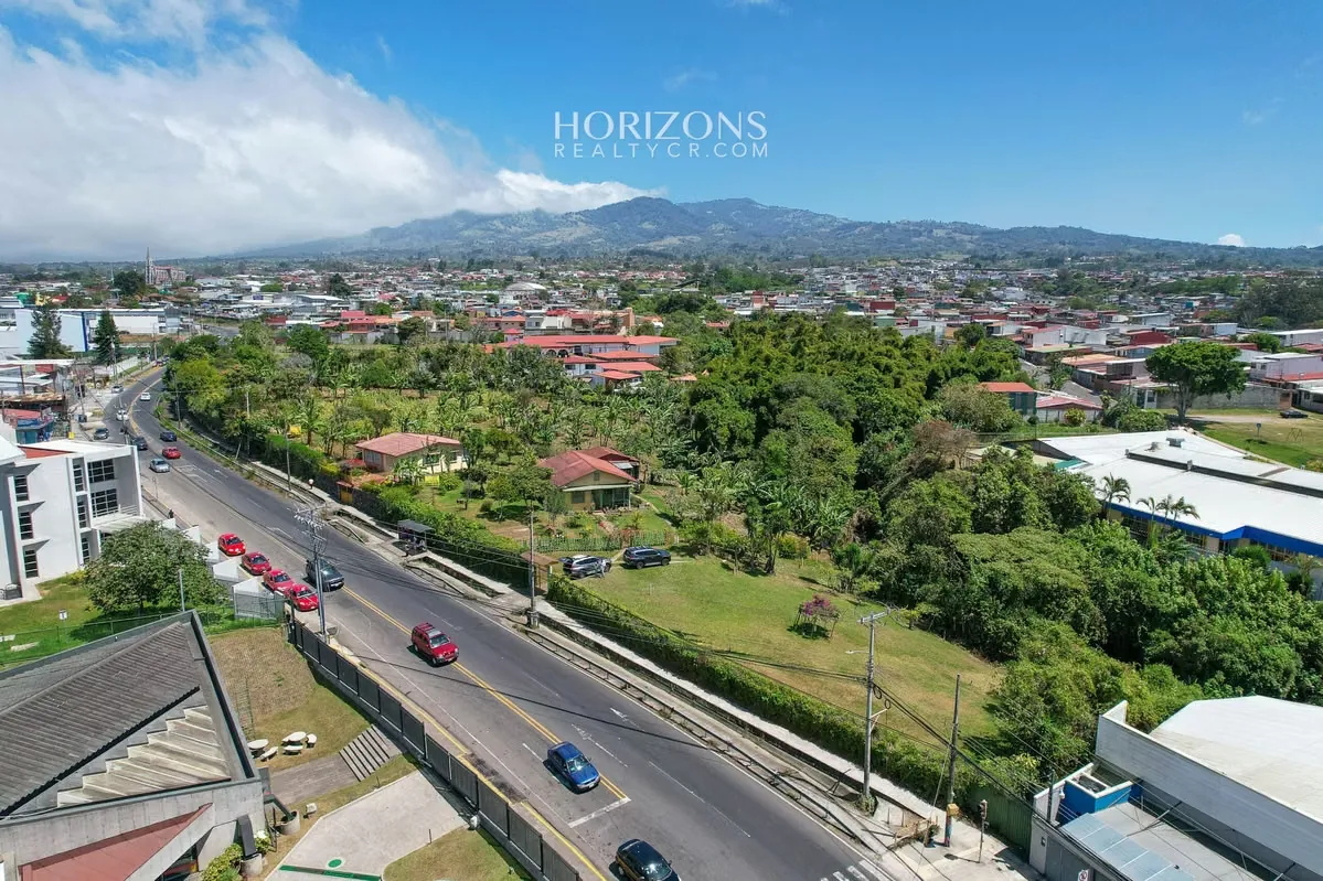 Terreno 9.177m² para desarrollo comercial y residencial Vázquez Coronado NJA1204