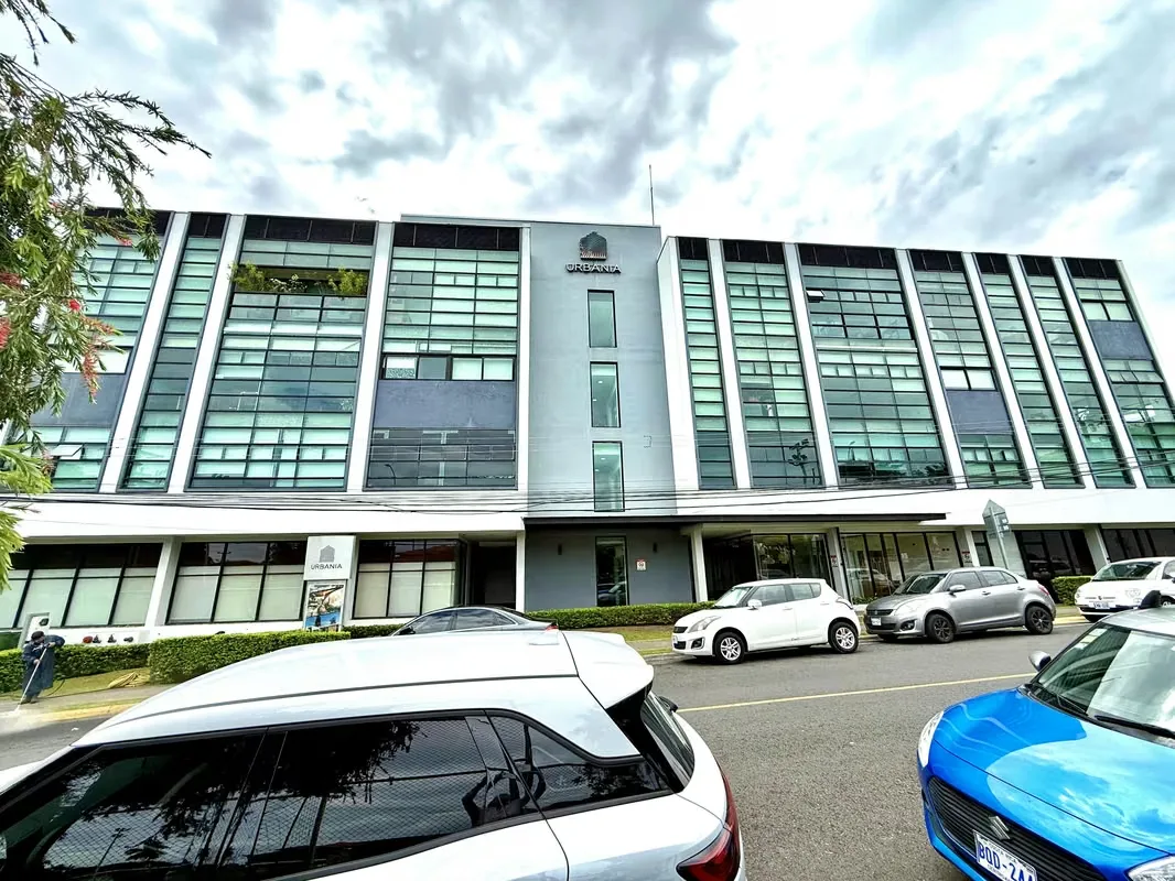 Office for Sale in High-Exposure Corporate Center, Escazú. (AD)