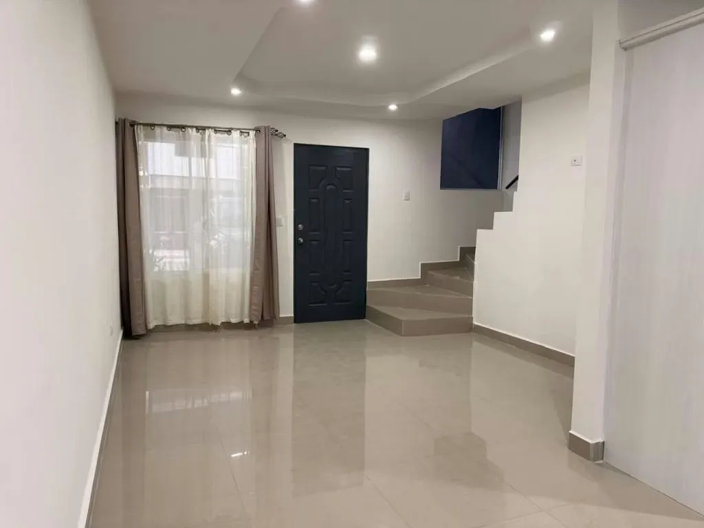 It sells two-storey house in completely new condo, in private condo of only 5 houses.