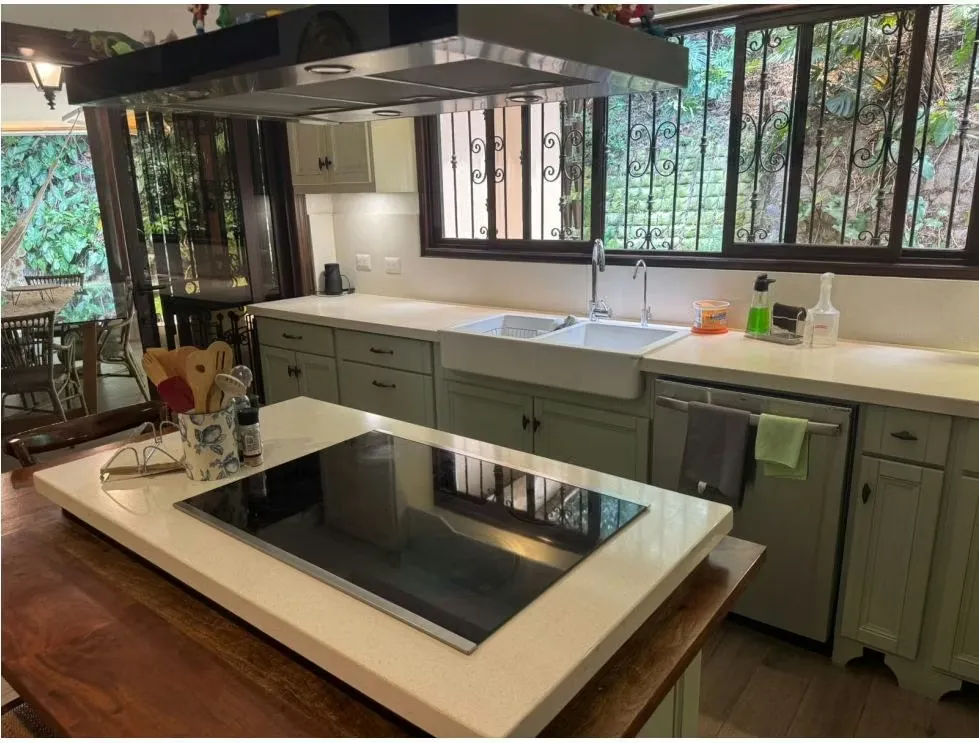 HOUSE FOR SALE IN VILLA REAL, SANTA ANA*