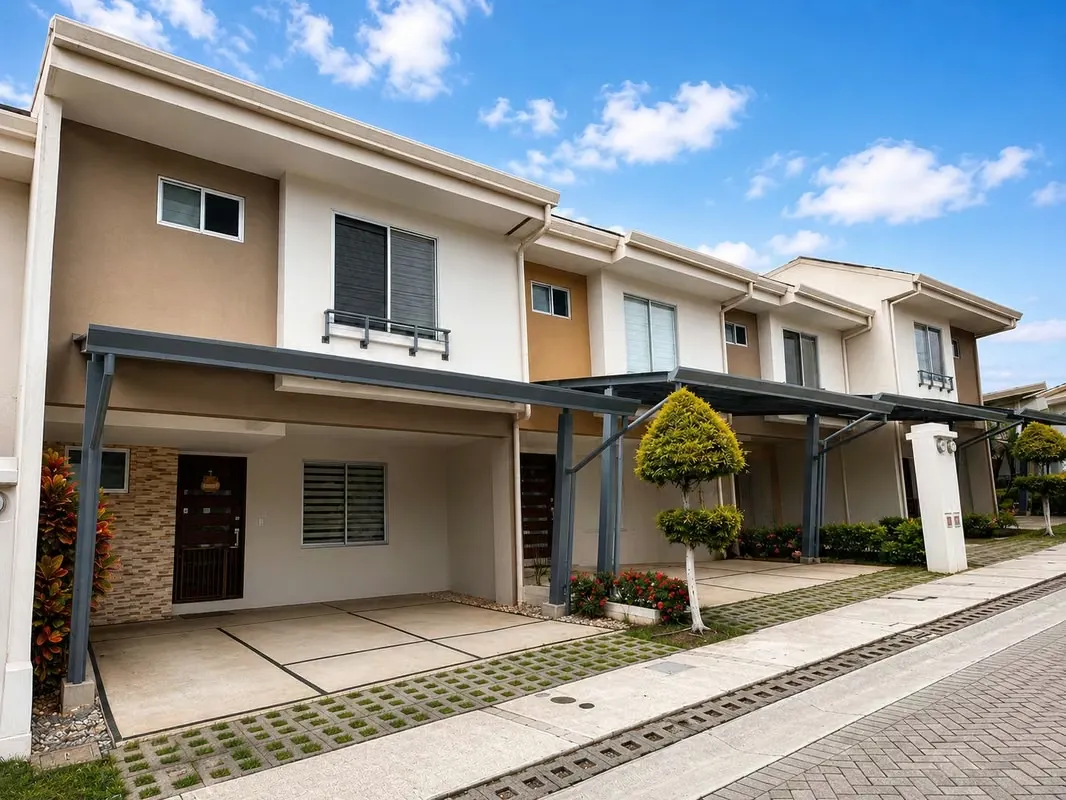 House for rent in exclusive high value condo