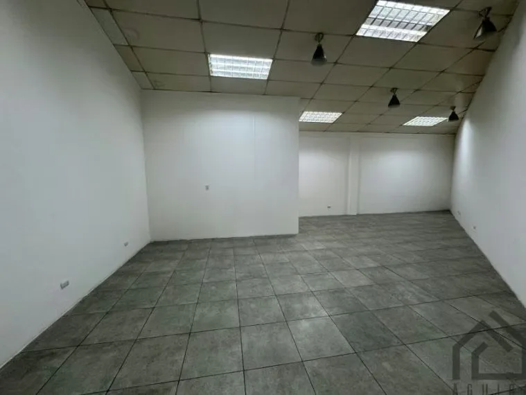 Locales disponible en primer piso y en segundo piso en centro comercial Tres Ríos Calle vieja, Excelente visibilidad parta su negocio ubicación privilegiada, alto flujo de personas y ... — photo 4