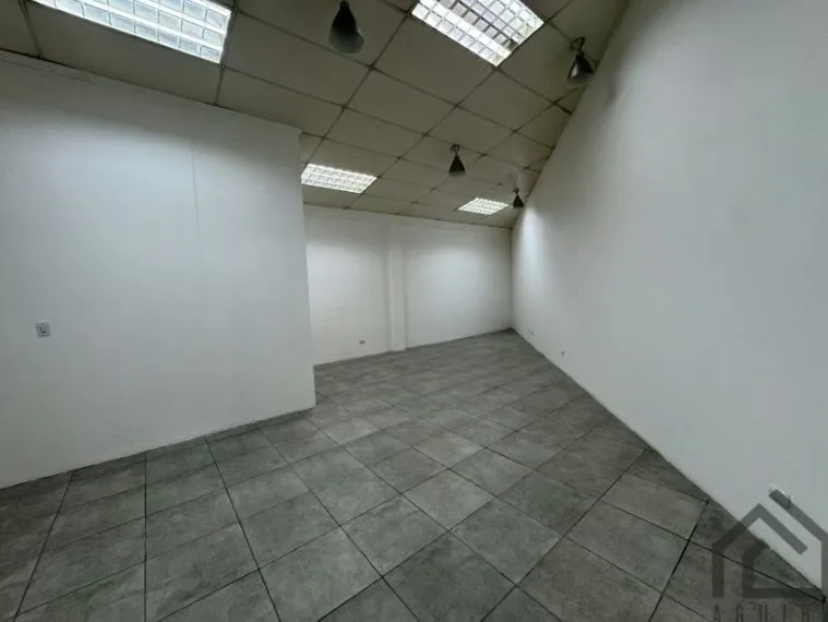 Locales disponible en primer piso y en segundo piso en centro comercial Tres Ríos Calle vieja, Excelente visibilidad parta su negocio ubicación privilegiada, alto flujo de personas y ... — photo 5