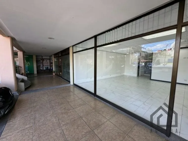 Local disponible en primer piso en centro comercial Tres Ríos medida 54 metros, zona de alta plusvalía, excelente visibilidad, alto flujo de personas y vehículos, es el lugar ideal ... — photo 2