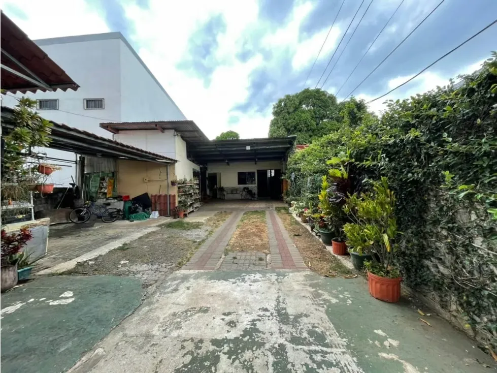 SALE OF RESIDENTIAL PROPERTY - COMMERCIAL, ARENAS CENTER 4195 (GC)