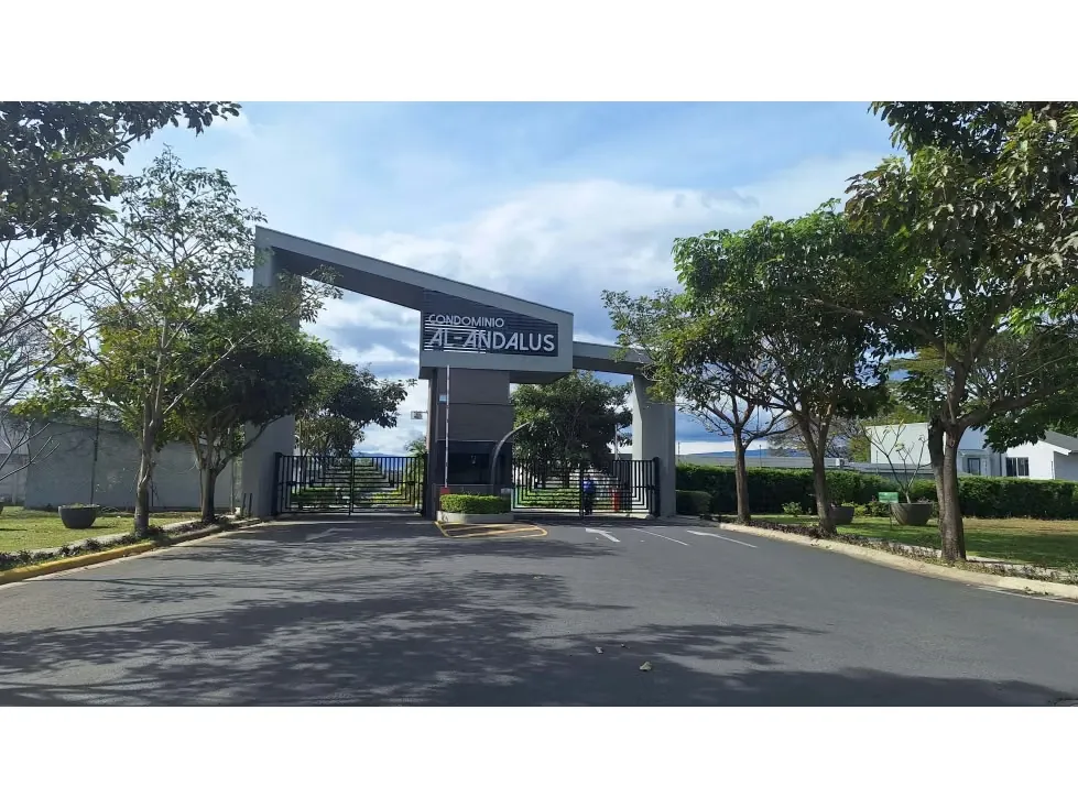 VENTA DE HERMOSA CASA, CONDOMINIO ANDALUZ, GUACIMA 4015 (GC)