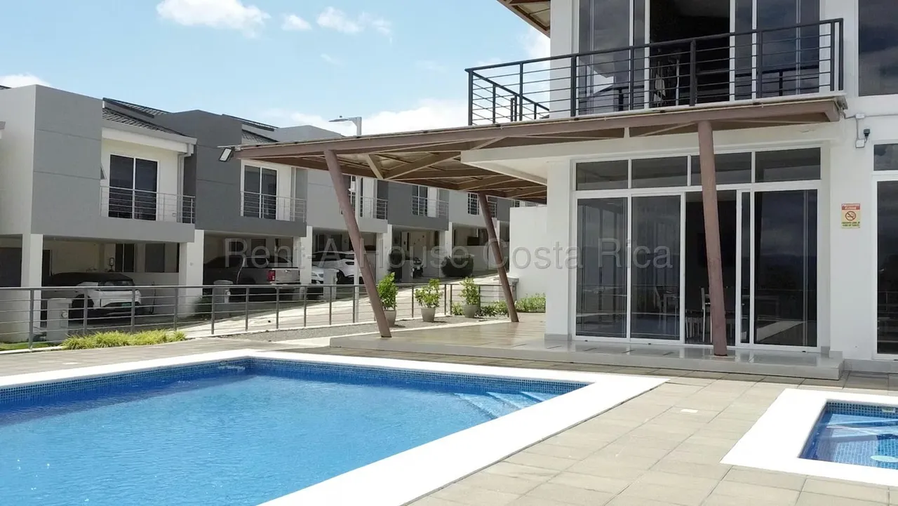 Venta de Casa en Condominio Altos de Sabanilla Montes de Oca