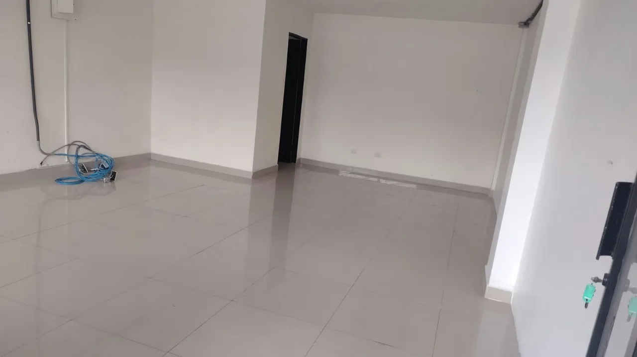 Local Commercial Rental in Zapote Shopping Center