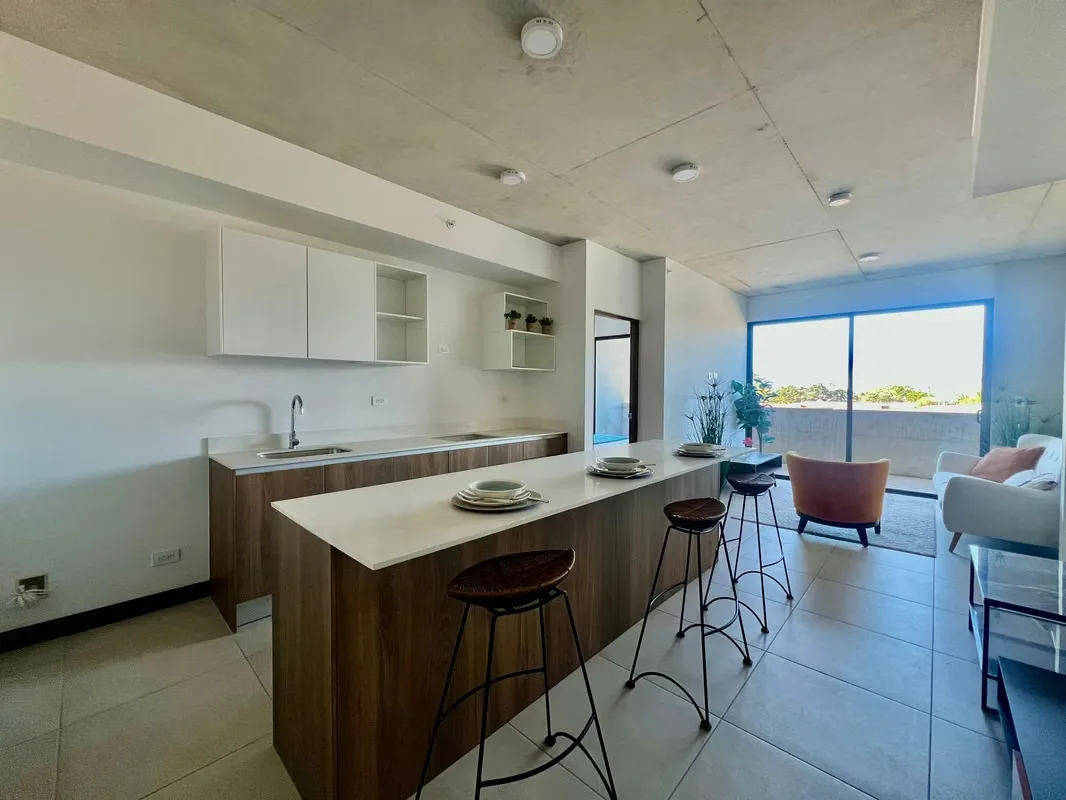 Furnished apartment for sale in a condominium in La Uruca.
