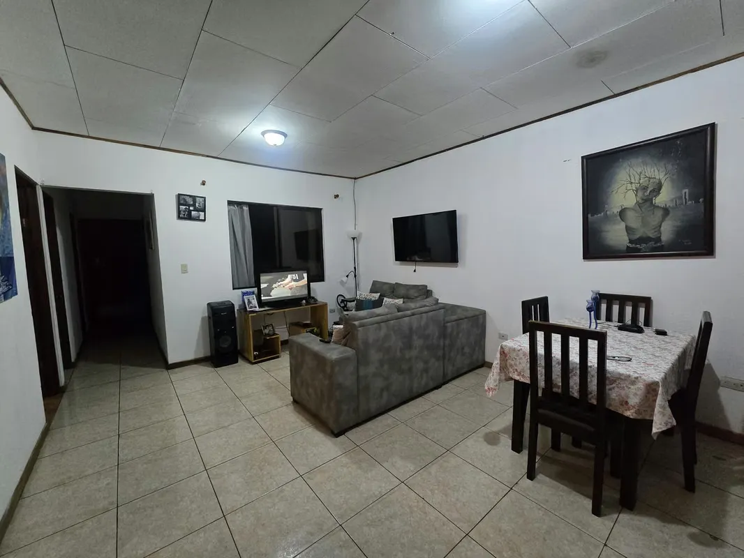 Casa ubicada en Residencial Génova, en San Rafael de La Unión, dentro de un entorno residencial seguro y de fácil acceso.