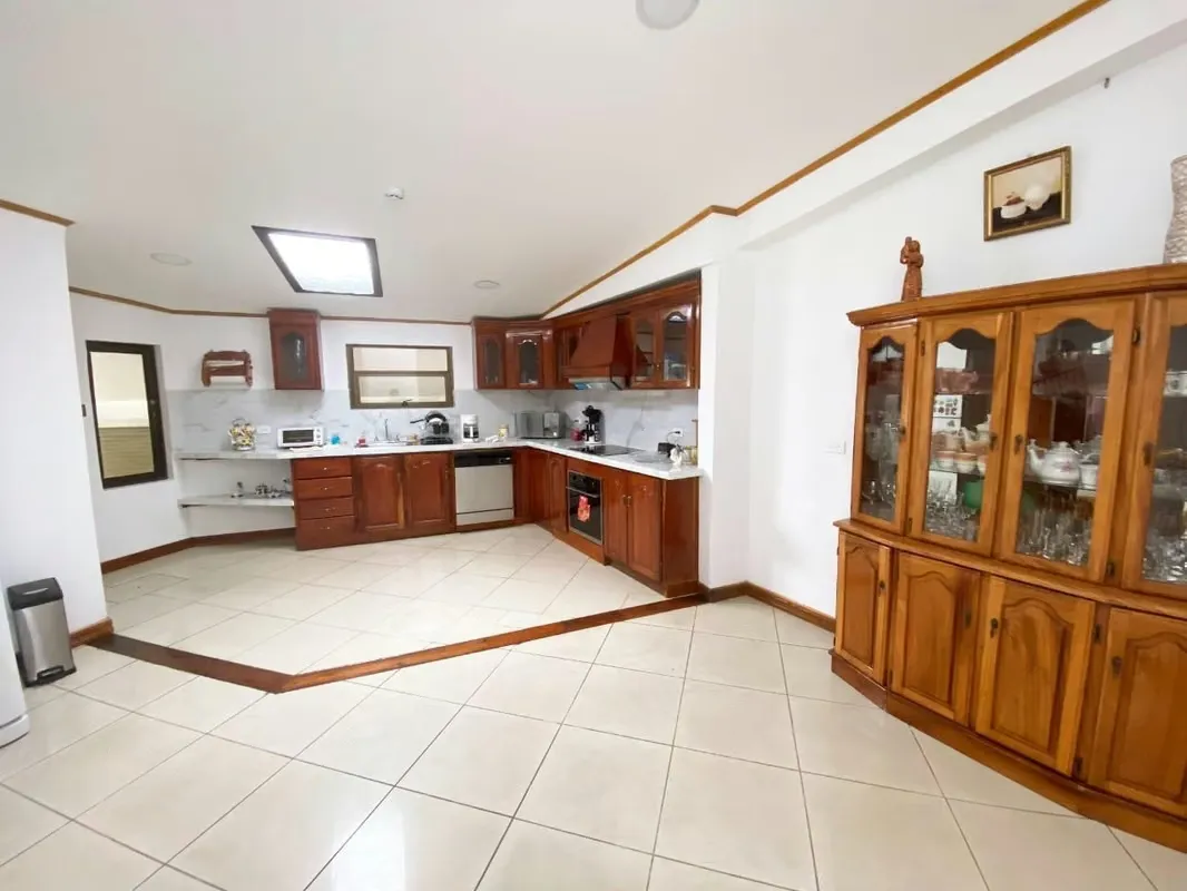 House for rent in Curridabat- semi furnished